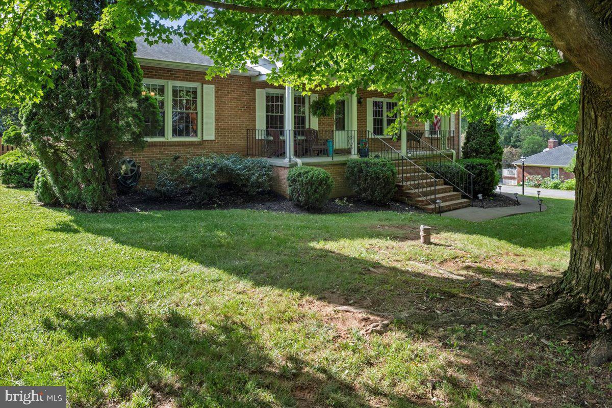 102 Forest Ridge Road Winchester, VA 22602 - Photo 3 of 35 Gallery Image 3