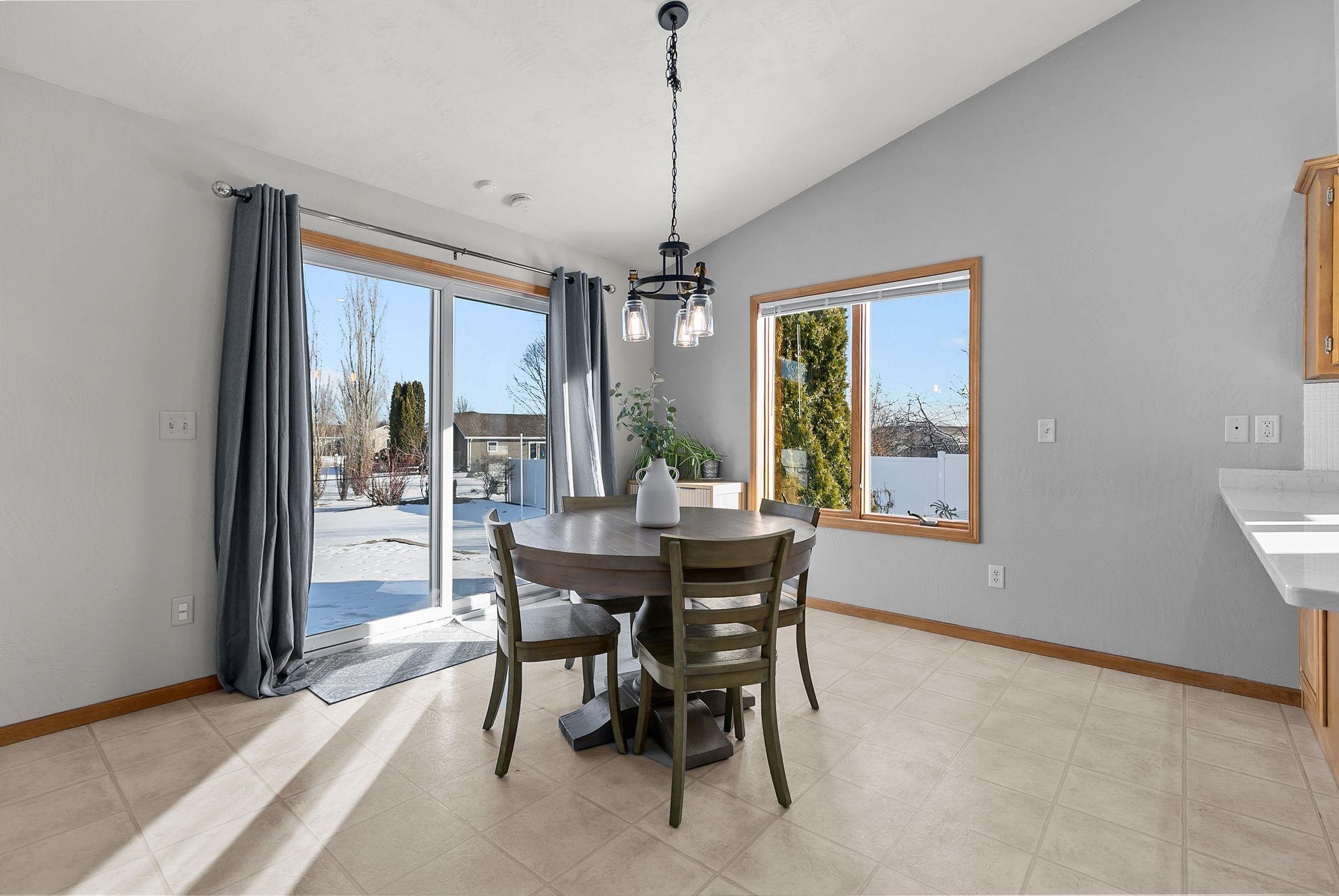 W5372 Gable Drive Appleton, WI 54915 - Photo 7 of 38