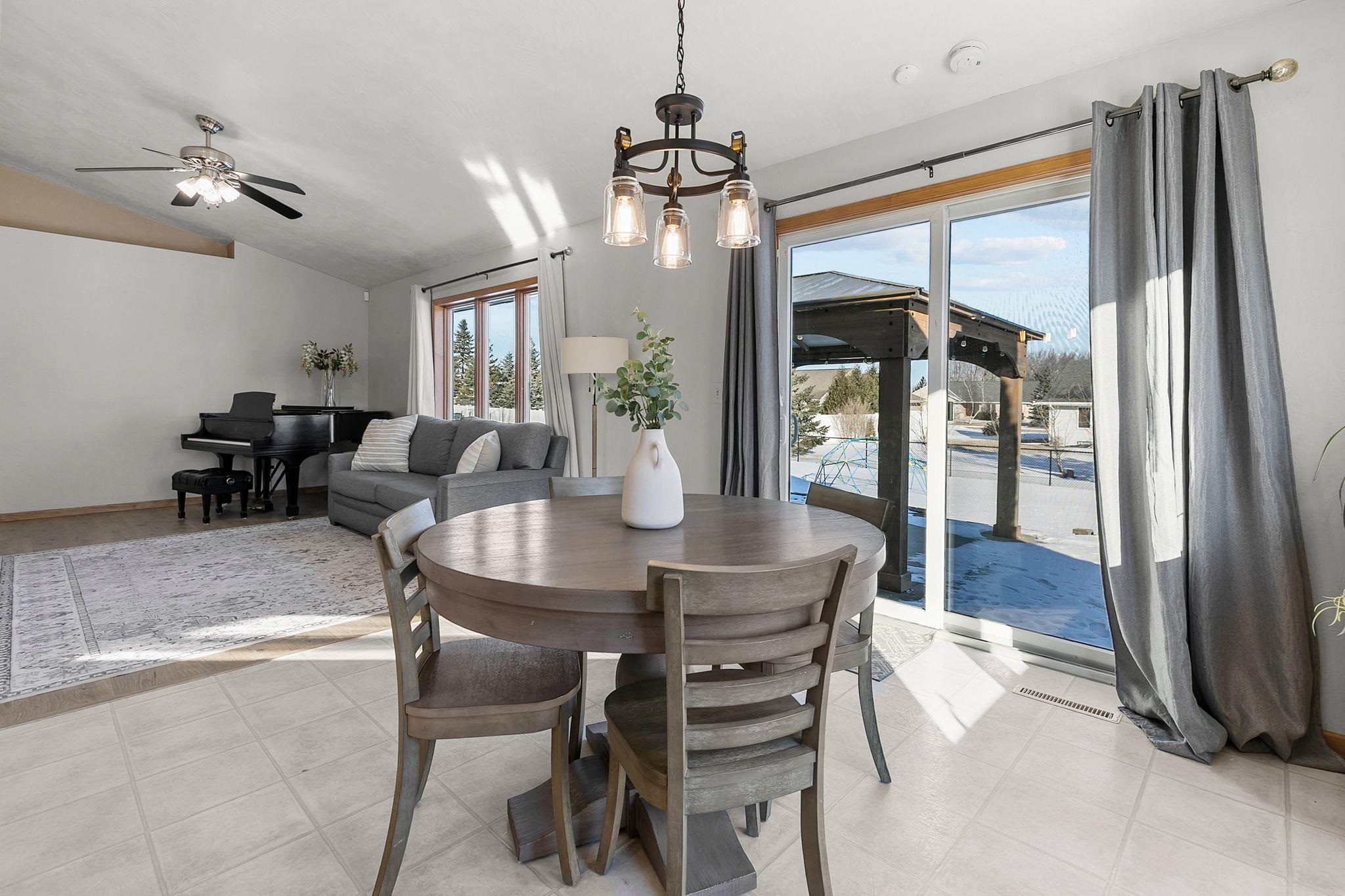 W5372 Gable Drive Appleton, WI 54915 - Photo 8 of 38