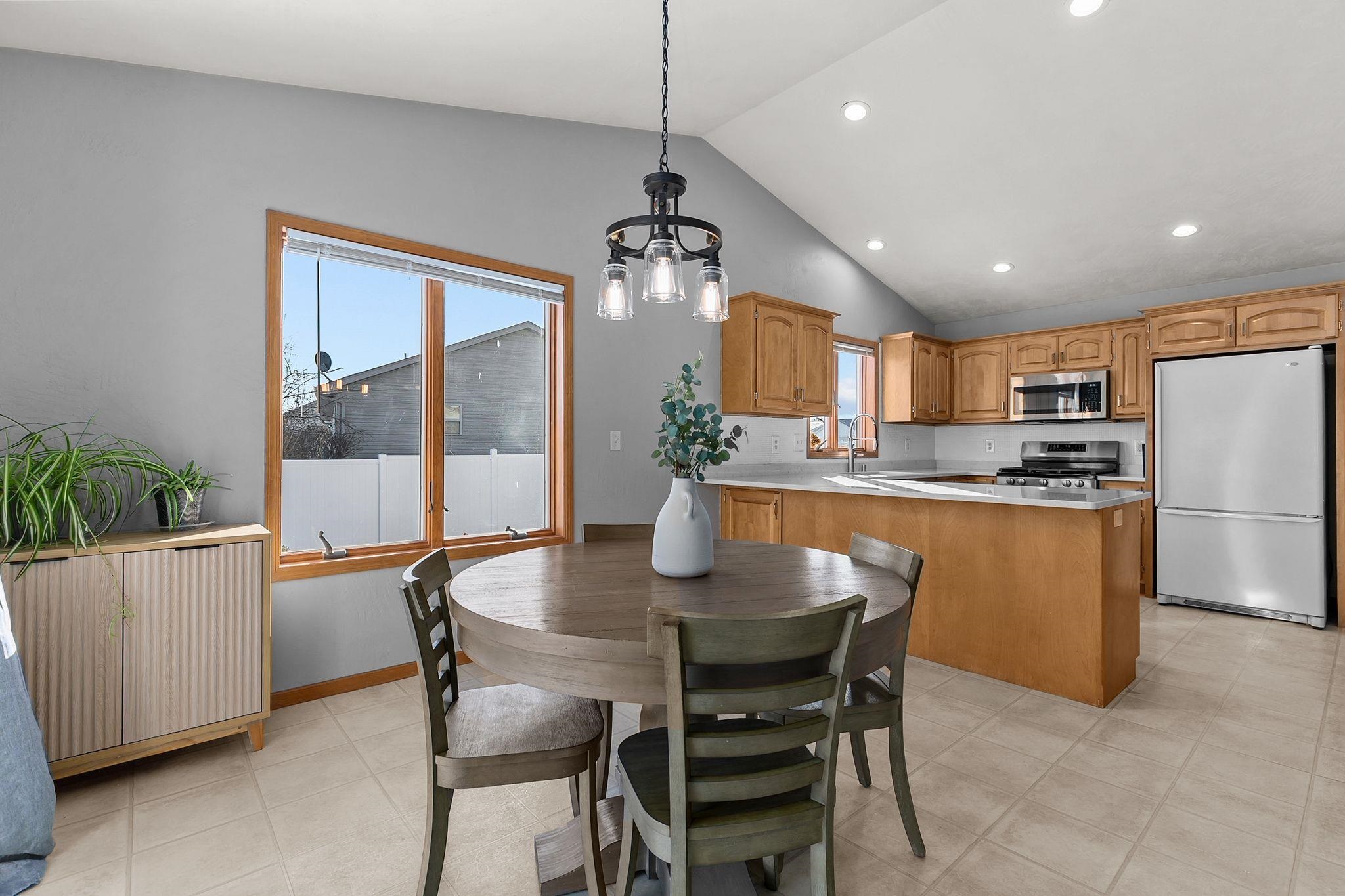 W5372 Gable Drive Appleton, WI 54915 - Photo 9 of 38