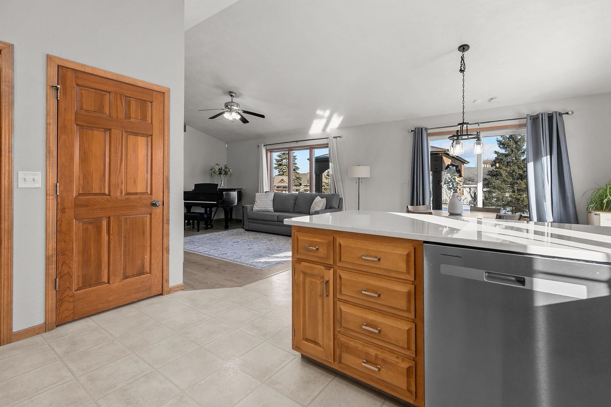 W5372 Gable Drive Appleton, WI 54915 - Photo 10 of 38