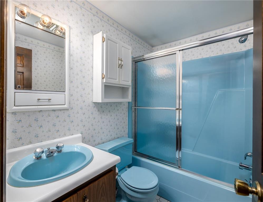 135 Ohare Road Canonsburg, PA 15317 - Photo 16 of 25 Main Bath