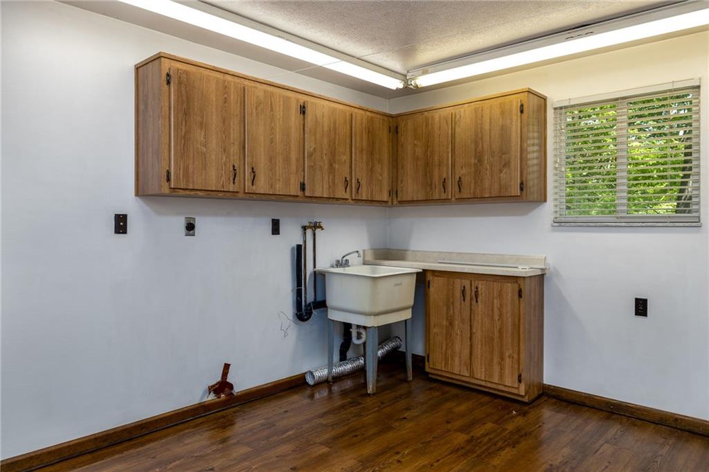 135 Ohare Road Canonsburg, PA 15317 - Photo 18 of 25 Huge Laundry Room