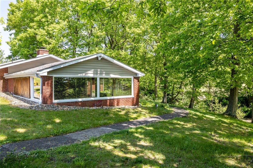 135 Ohare Road Canonsburg, PA 15317 - Photo 23 of 25 Family Room which overlooks the Pond