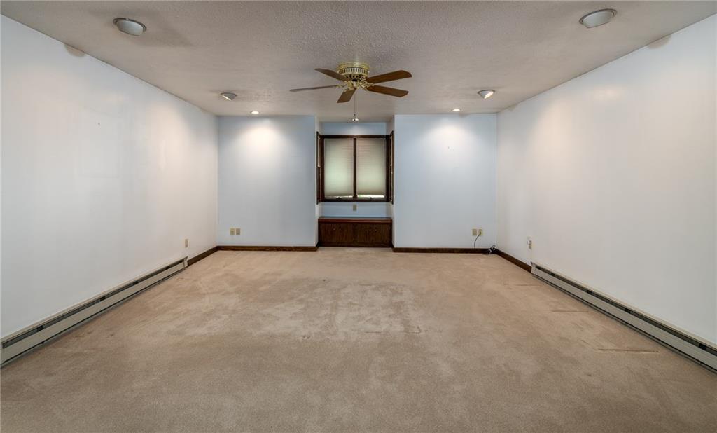 135 Ohare Road Canonsburg, PA 15317 - Photo 6 of 25 Large Living Room