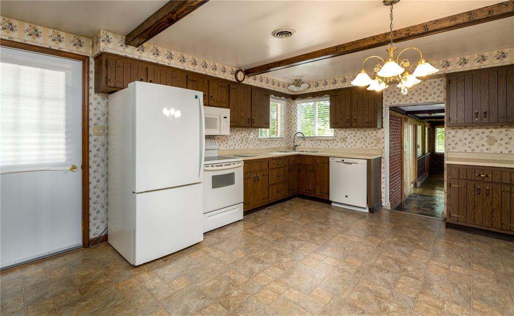 135 Ohare Road Canonsburg, PA 15317 - Photo 10 of 25 Eat In Kitchen