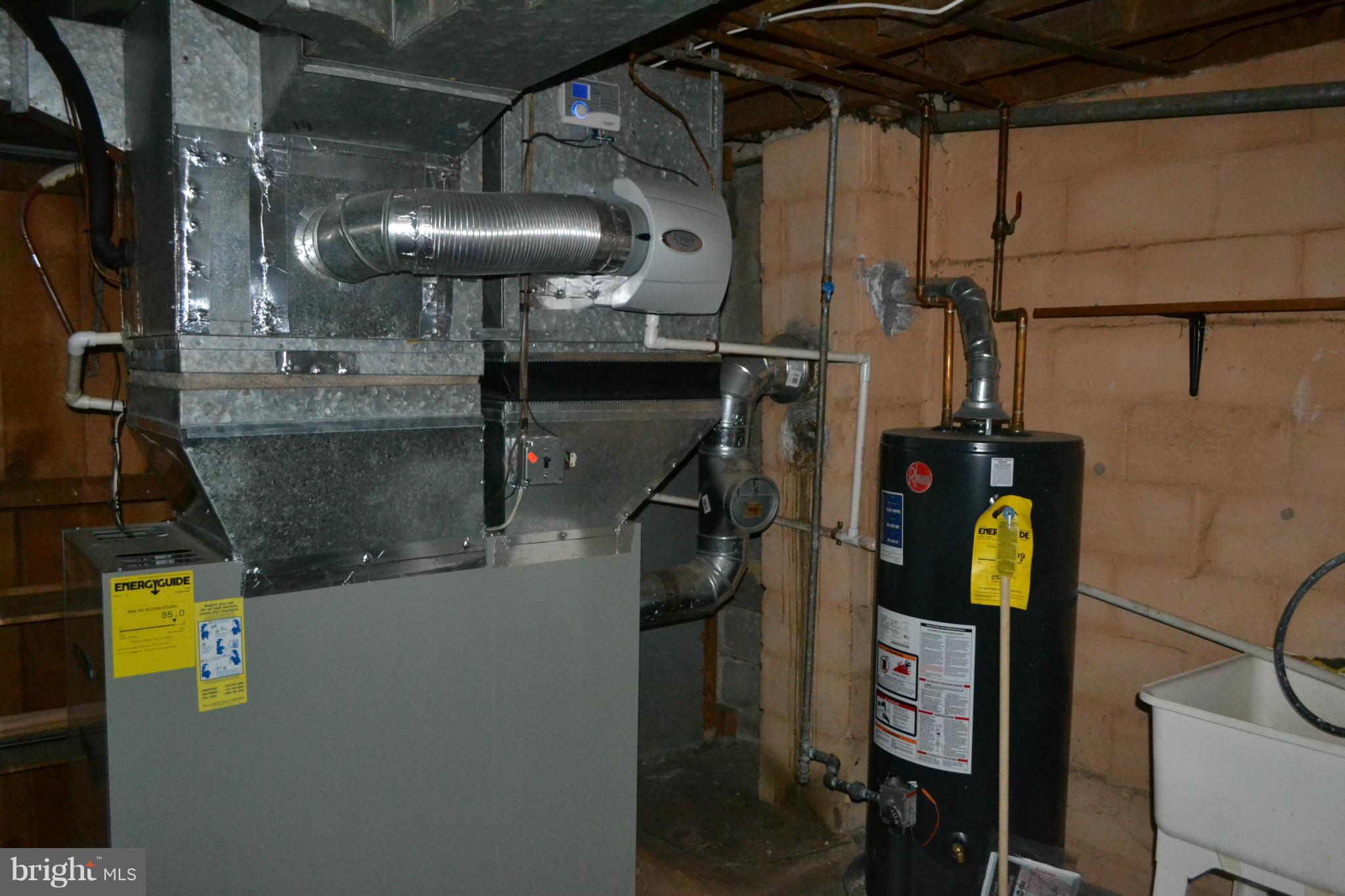 842 Bradhurst Road Baltimore, MD 21212 - Photo 28 of 28 a close view of water heater room