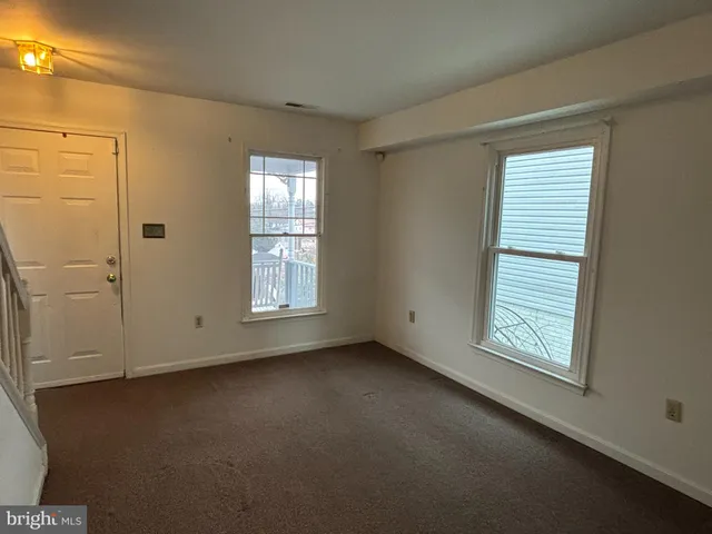 $1,600 | 520 West Liberty Street, Charles Town, WV 25414