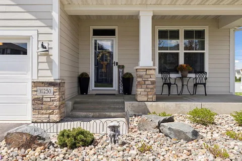 $585,000 | 10250 Arrowwood Trail, Woodbury, MN 55129