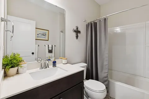 $585,000 | 10250 Arrowwood Trail, Woodbury, MN 55129