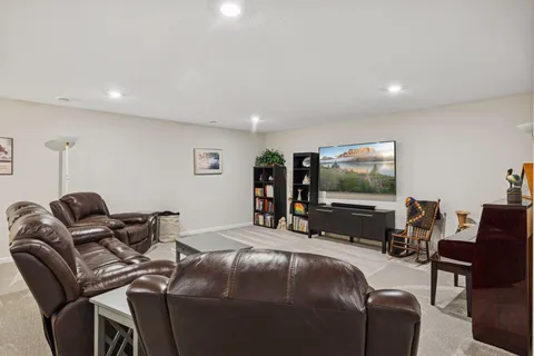 $585,000 | 10250 Arrowwood Trail, Woodbury, MN 55129