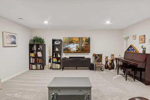 $585,000 | 10250 Arrowwood Trail, Woodbury, MN 55129
