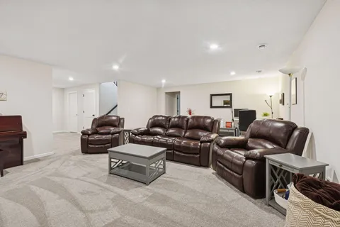 $585,000 | 10250 Arrowwood Trail, Woodbury, MN 55129