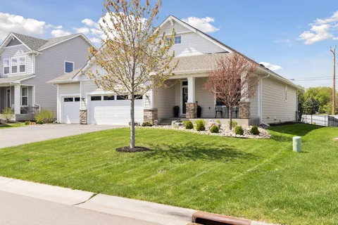 $585,000 | 10250 Arrowwood Trail, Woodbury, MN 55129