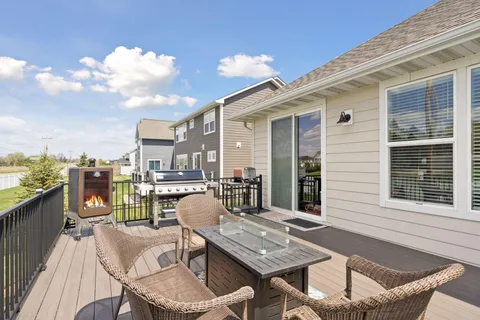 $585,000 | 10250 Arrowwood Trail, Woodbury, MN 55129
