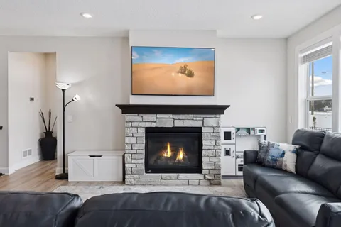 $585,000 | 10250 Arrowwood Trail, Woodbury, MN 55129