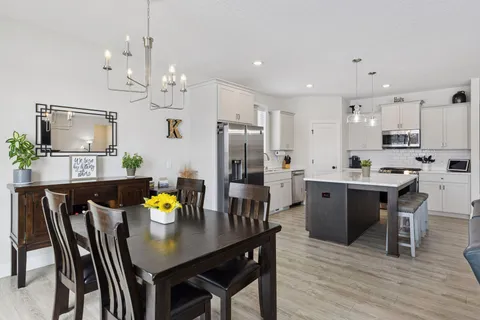 $585,000 | 10250 Arrowwood Trail, Woodbury, MN 55129