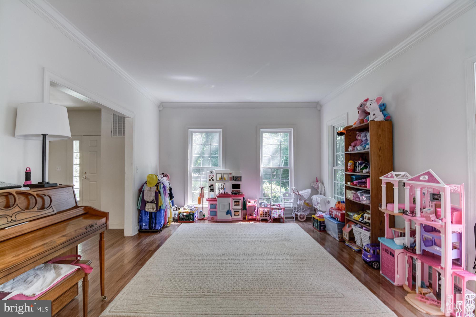 7054 Kitchen Drive King George, VA 22485 - Photo 8 of 44 Gallery Image 8