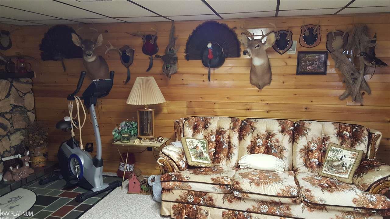 2584 Galbraith Line Road Yale, MI 48097 - Photo 17 of 19 31295872-16.JPG