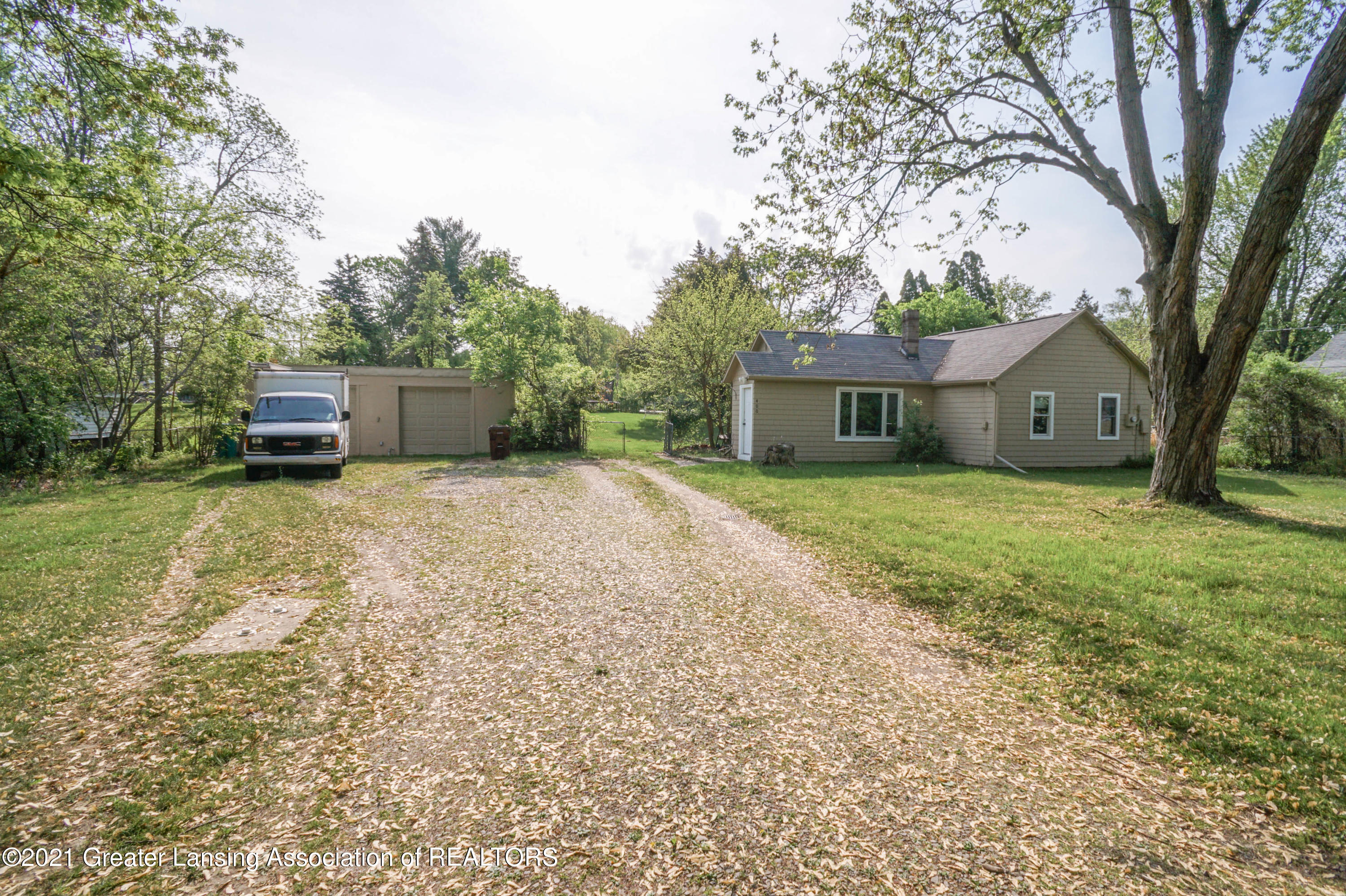 400 Renker Road Lansing, MI 48917 - Photo 2 of 19 400RenkerRdMLS-8
