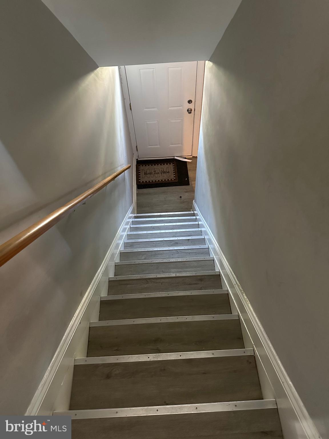 308 Sollers Point Road Dundalk, MD 21222 - Photo 12 of 22 a view of entryway