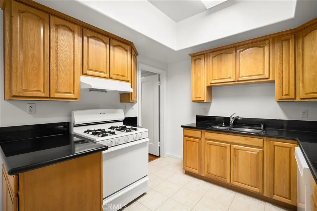 218 East Windsor Road, Unit 1 Glendale, CA 91205 - Photo 9 of 16