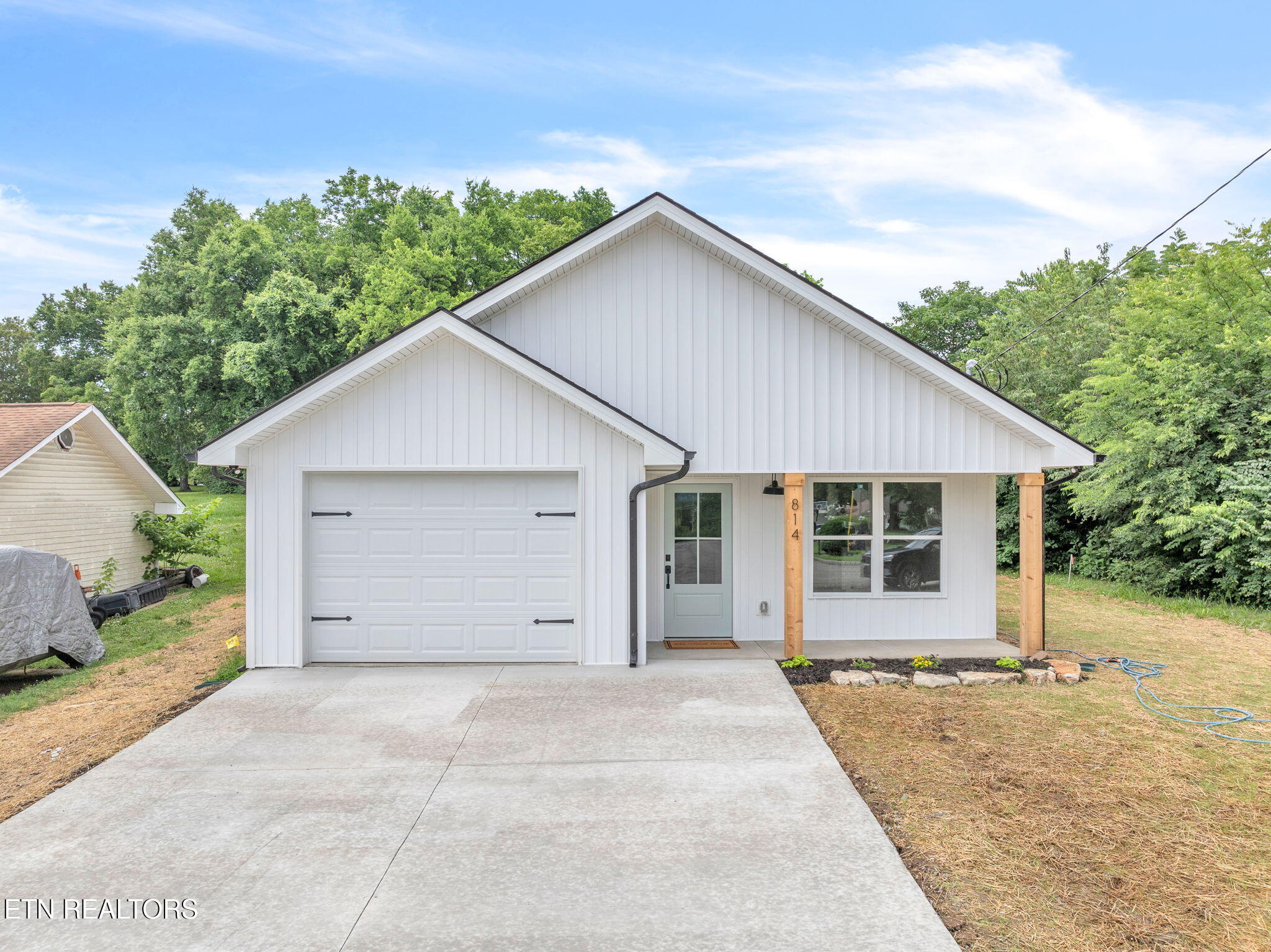 4-web-or-mls-814 Hendrickson-