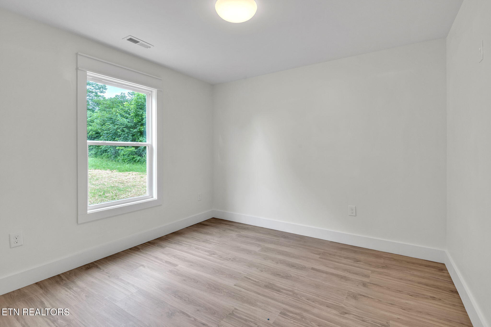 814 Hendrickson Street Clinton, TN 37716 - Photo 22 of 23 20-web-or-mls-814 Hendrickson-9816