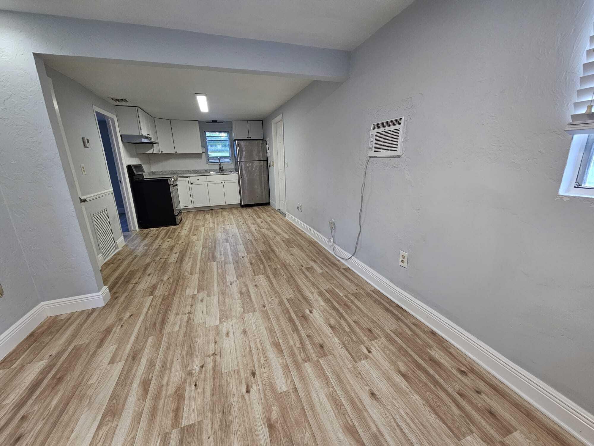 3901 Lakewood Road, Unit A Palm Springs, FL 33461 - Photo 4 of 11 b72d9d31-35f4-4cd9-b06d-a43ec1342a6b