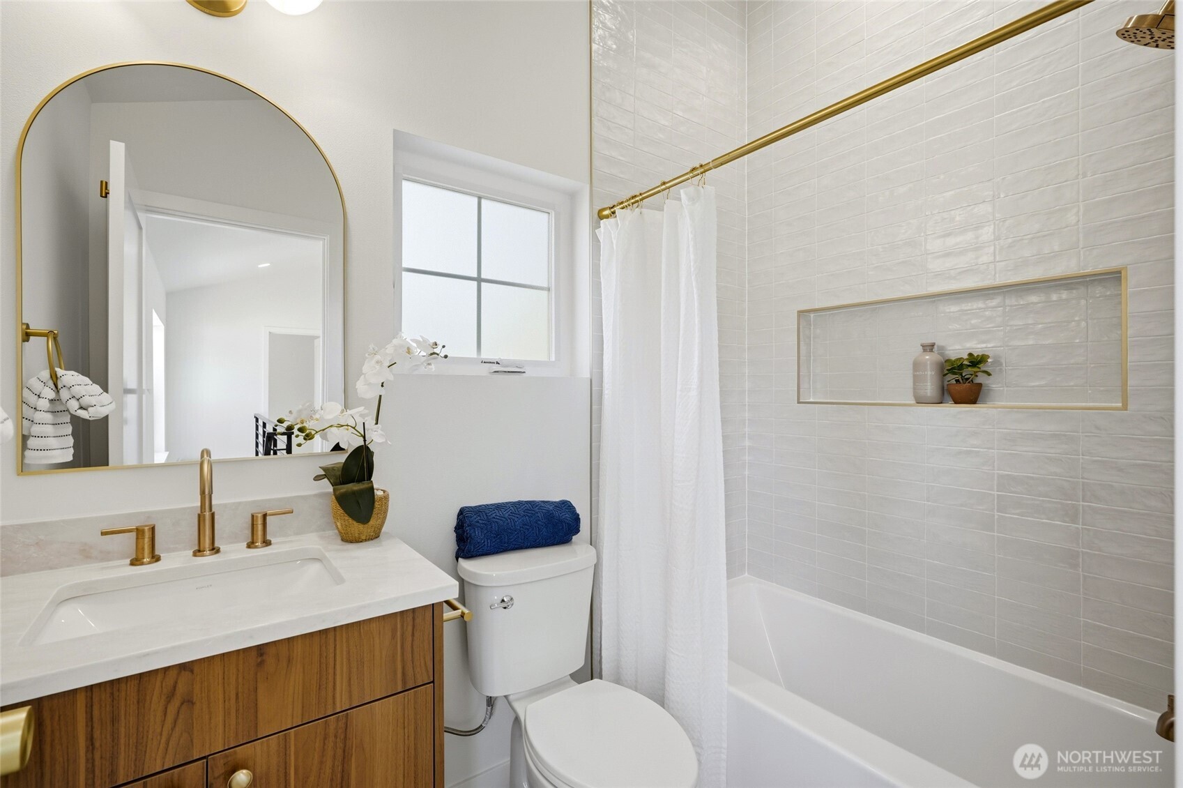 5948 18th Avenue Southwest, Unit 2 Seattle, WA 98106 - Photo 23 of 40 Gallery Image 23