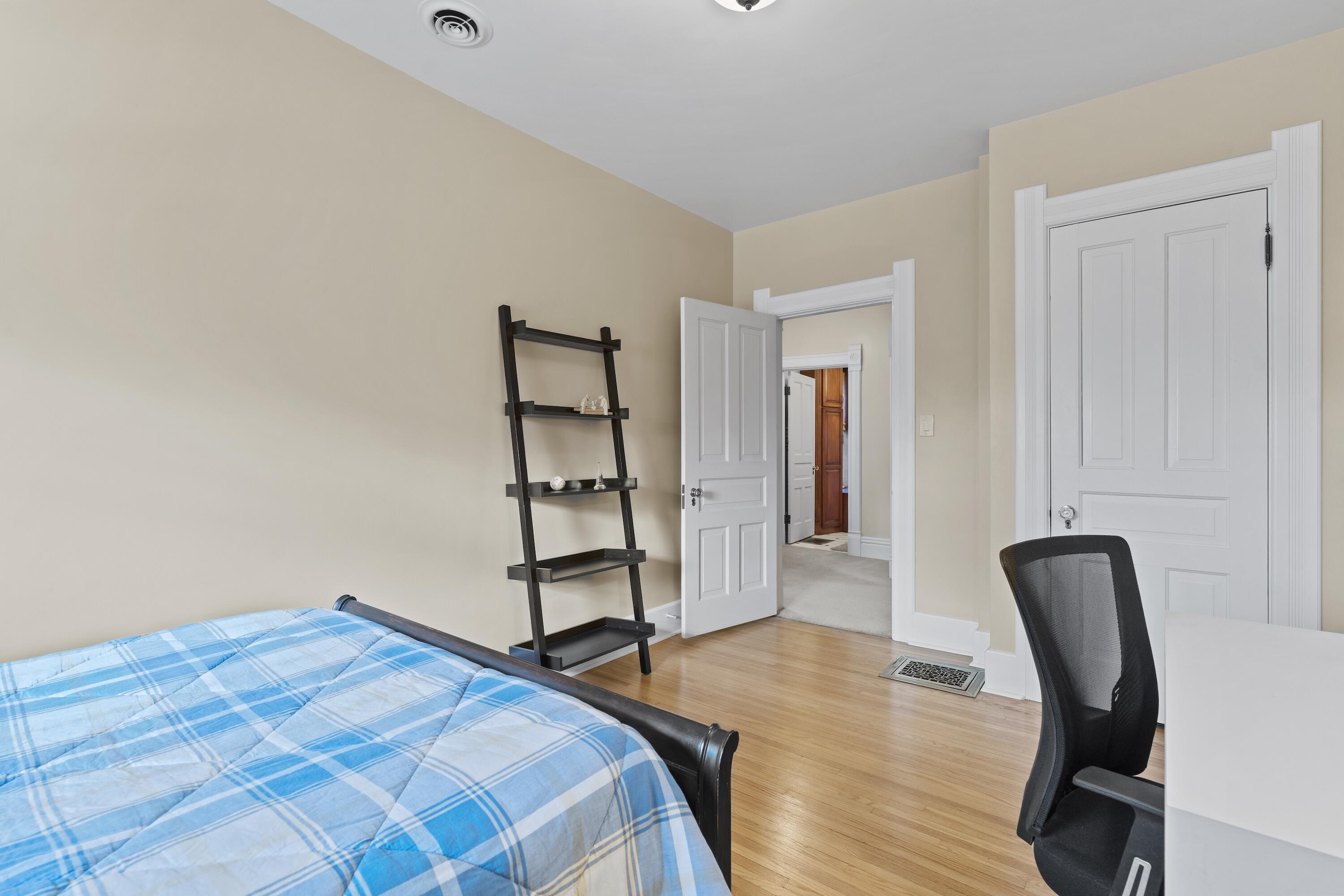 8100 West Chestnut Street Wauwatosa, WI 53213 - Photo 29 of 43 Bedroom 4