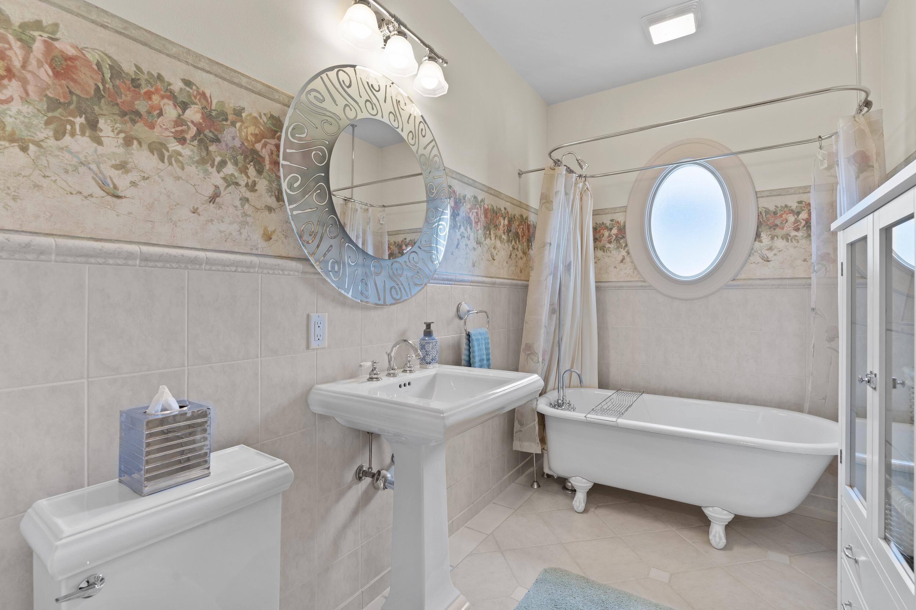 8100 West Chestnut Street Wauwatosa, WI 53213 - Photo 32 of 43 Full Bathroom 1st floor