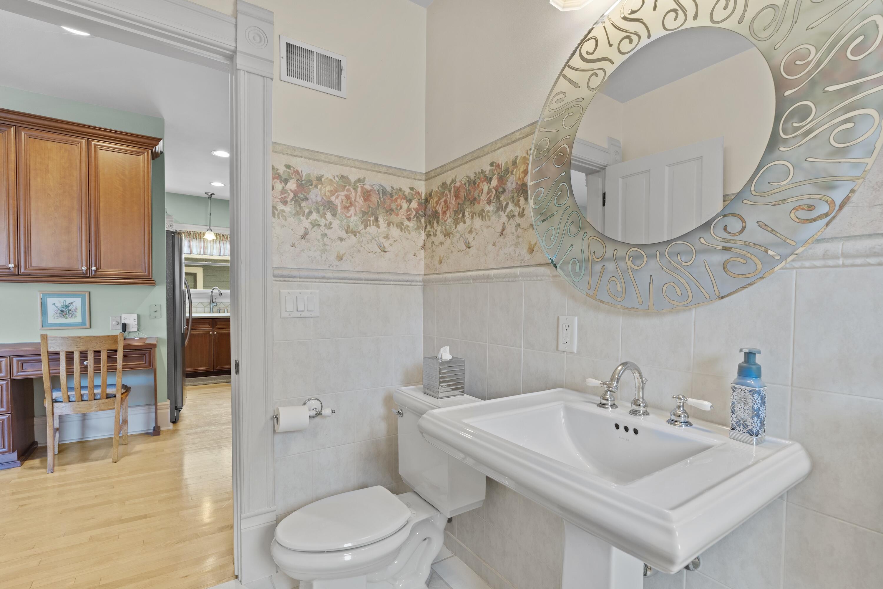 8100 West Chestnut Street Wauwatosa, WI 53213 - Photo 33 of 43 Full Bathroom 1st Floor