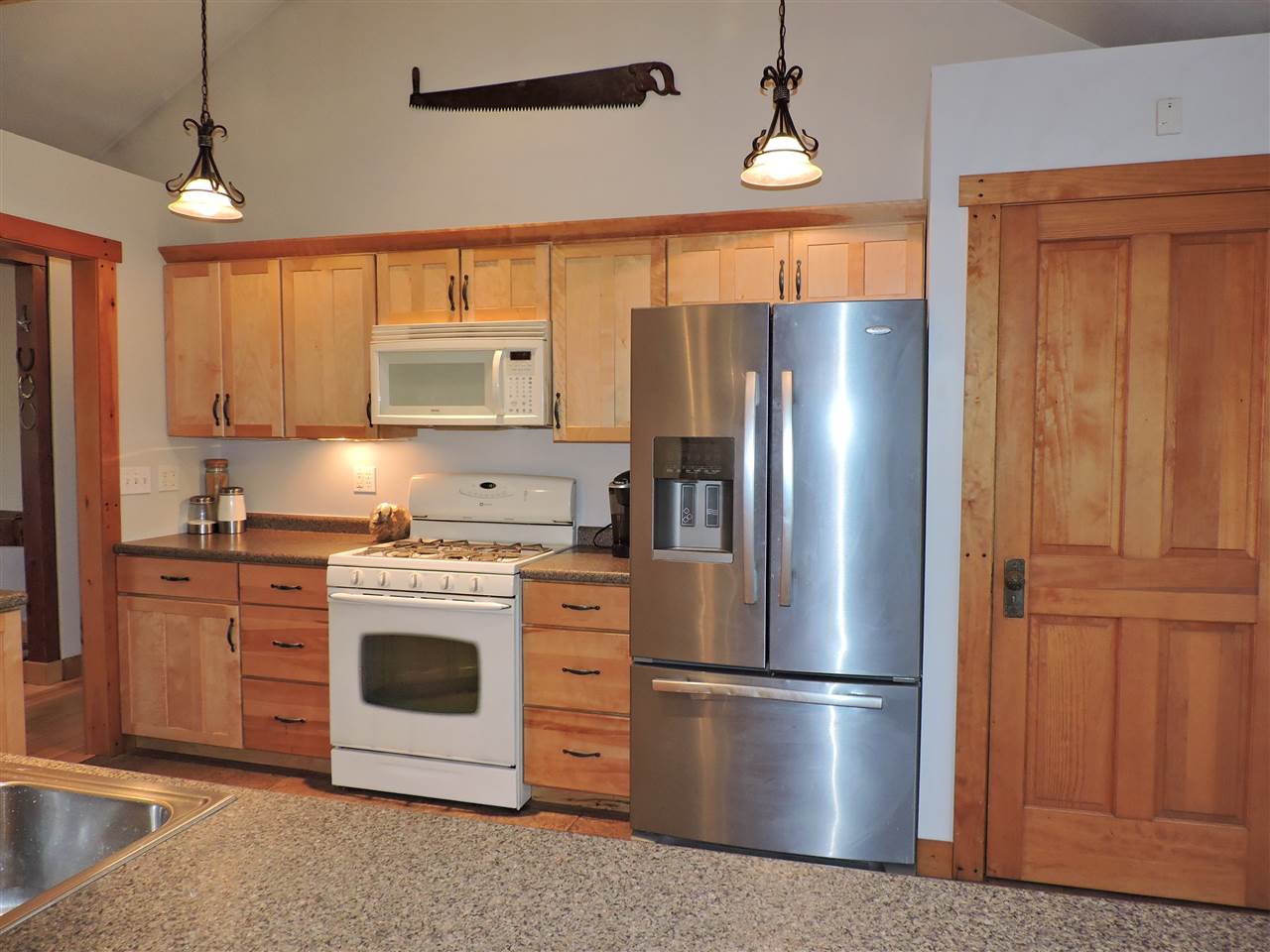 747 Concord Stage Road Weare, NH 03281 - Photo 6 of 37