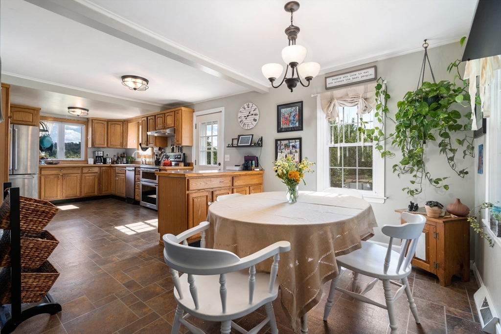 81 Five Bridge Road Brimfield, MA 01010 - Photo 11 of 36 Gallery Image 11