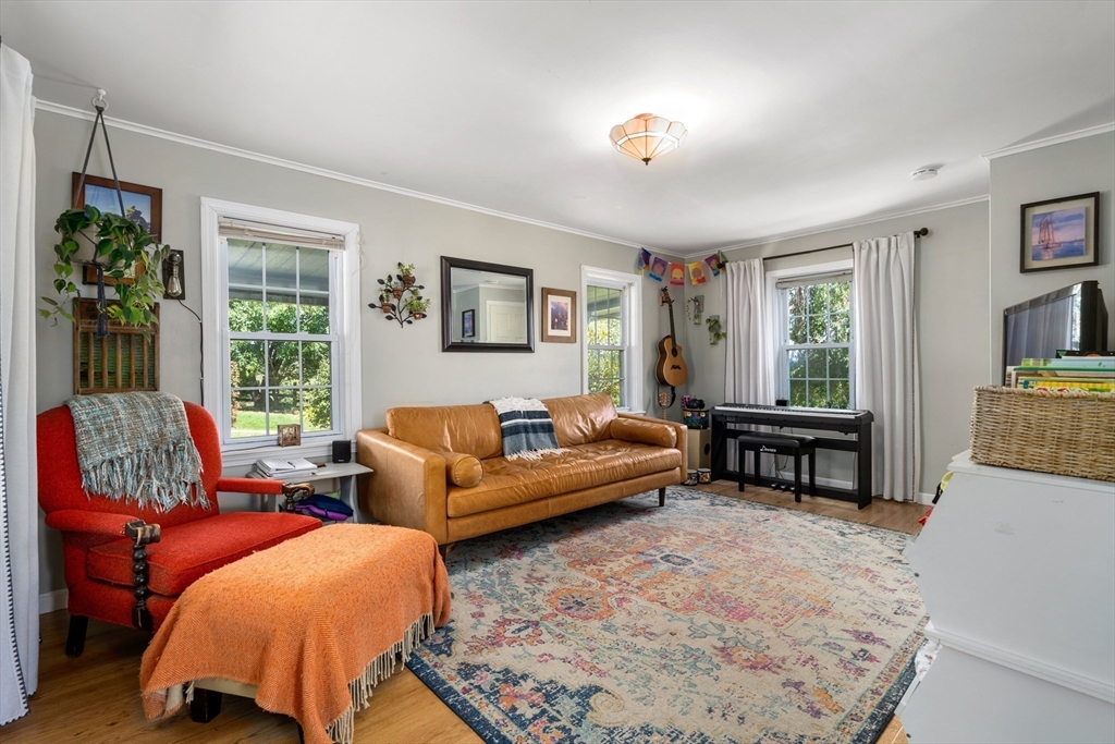 81 Five Bridge Road Brimfield, MA 01010 - Photo 10 of 36 Gallery Image 10