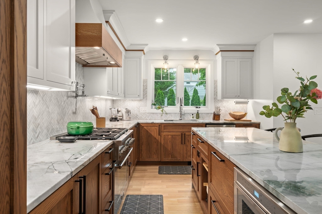 8 Bates Court Dedham, MA 02026 - Photo 15 of 41