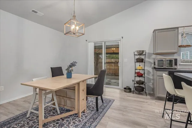 $386,000 | 910 Lago Street, Mountain Home, ID 83647