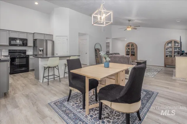 $386,000 | 910 Lago Street, Mountain Home, ID 83647