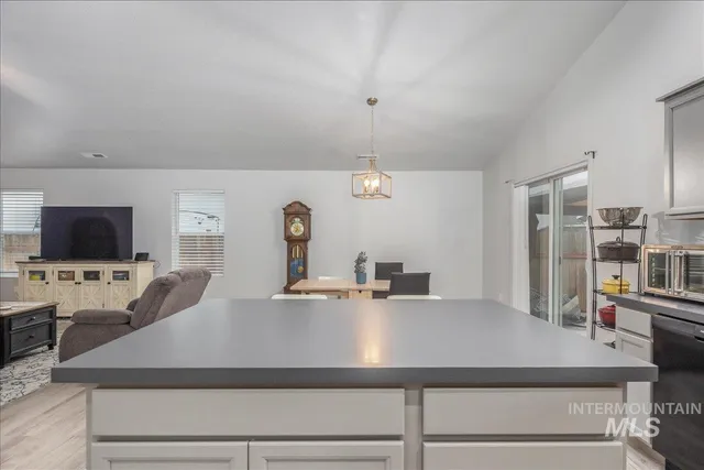 $386,000 | 910 Lago Street, Mountain Home, ID 83647