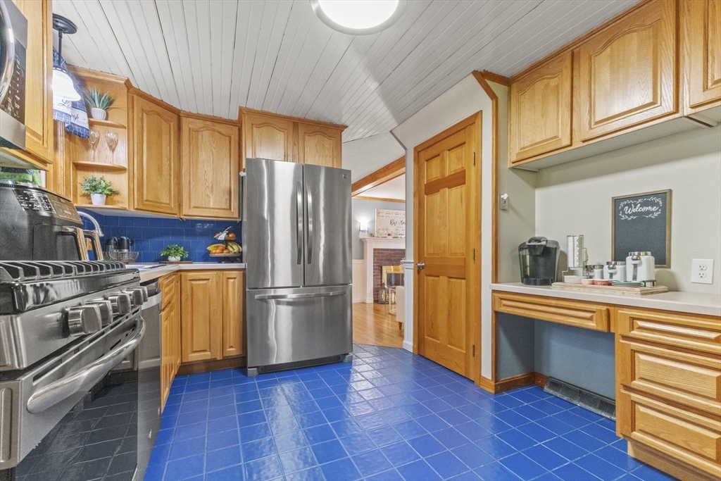 8 Mohawk Path Bellingham, MA 02019 - Photo 14 of 41 Gallery Image 14