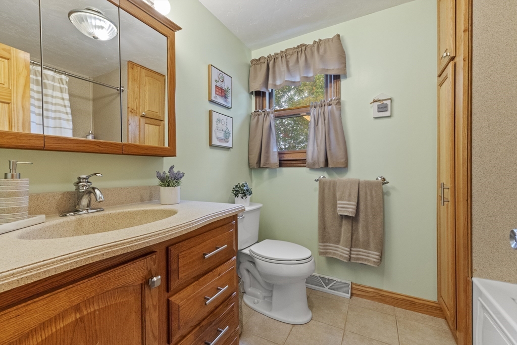 8 Mohawk Path Bellingham, MA 02019 - Photo 19 of 41 Gallery Image 19
