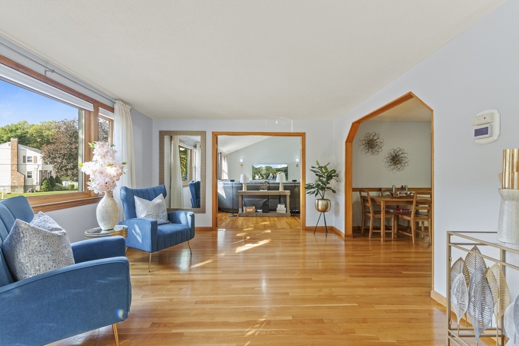 8 Mohawk Path Bellingham, MA 02019 - Photo 4 of 41 Gallery Image 4