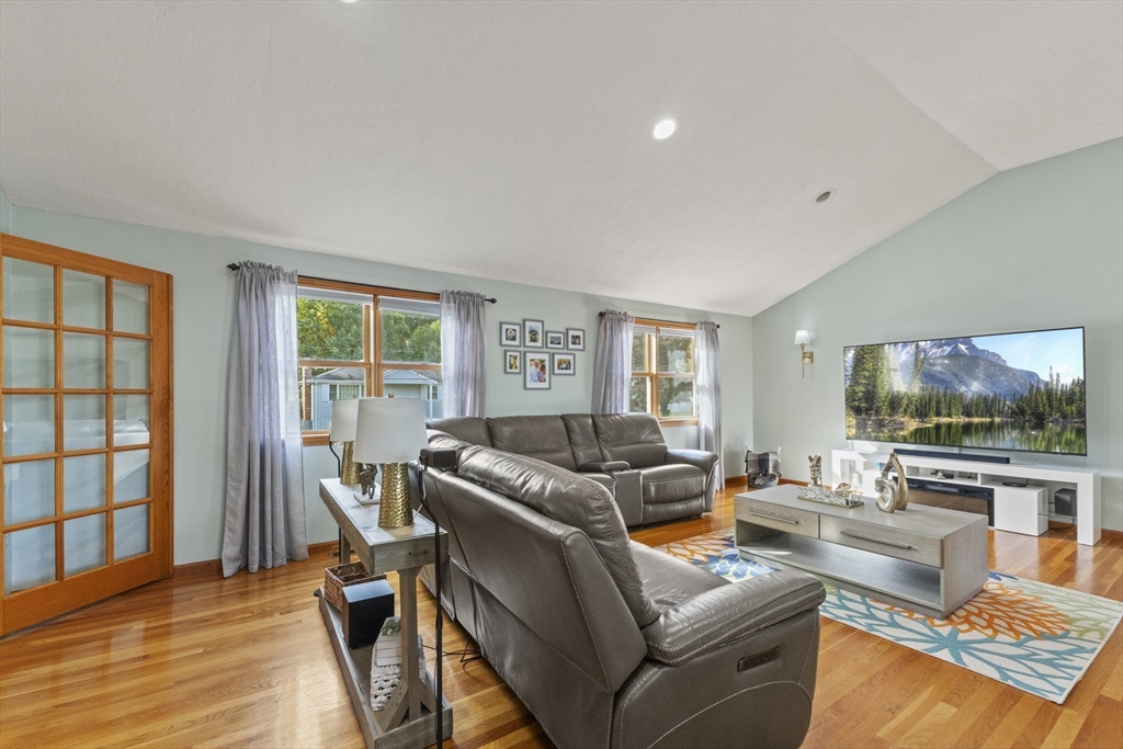 8 Mohawk Path Bellingham, MA 02019 - Photo 5 of 41 Gallery Image 5