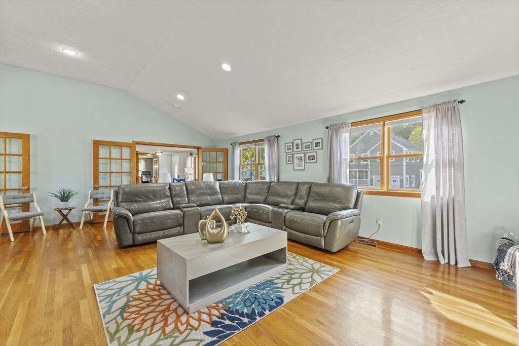 8 Mohawk Path Bellingham, MA 02019 - Photo 6 of 41 Gallery Image 6