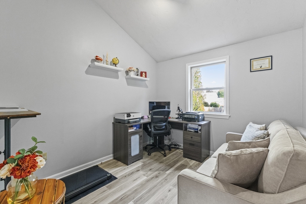 8 Mohawk Path Bellingham, MA 02019 - Photo 7 of 41 Gallery Image 7