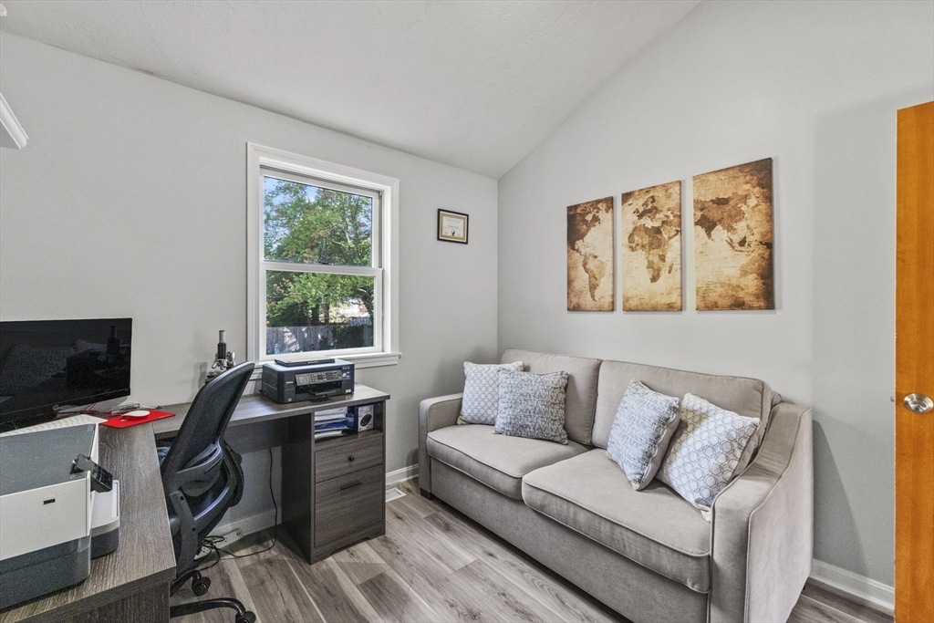 8 Mohawk Path Bellingham, MA 02019 - Photo 8 of 41 Gallery Image 8