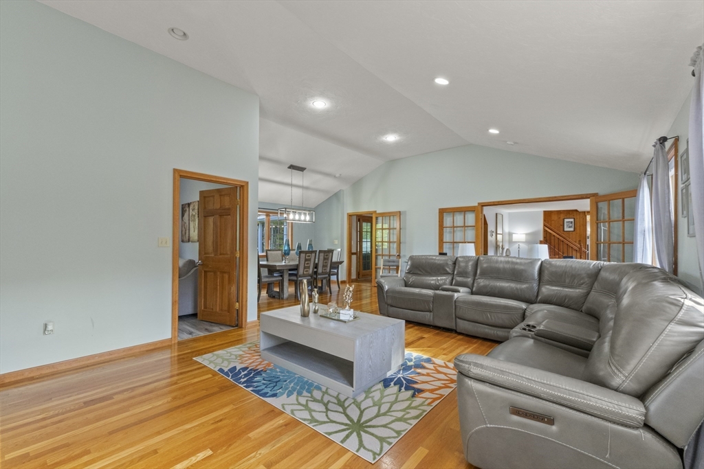 8 Mohawk Path Bellingham, MA 02019 - Photo 9 of 41 Gallery Image 9