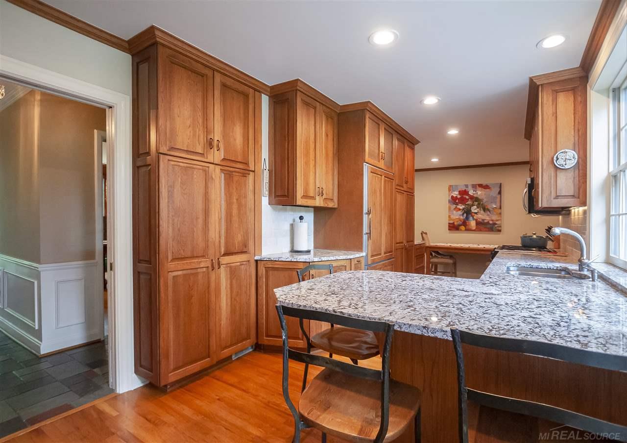 74 Lewiston Road Grosse Pointe Farms, MI 48236 - Photo 14 of 67