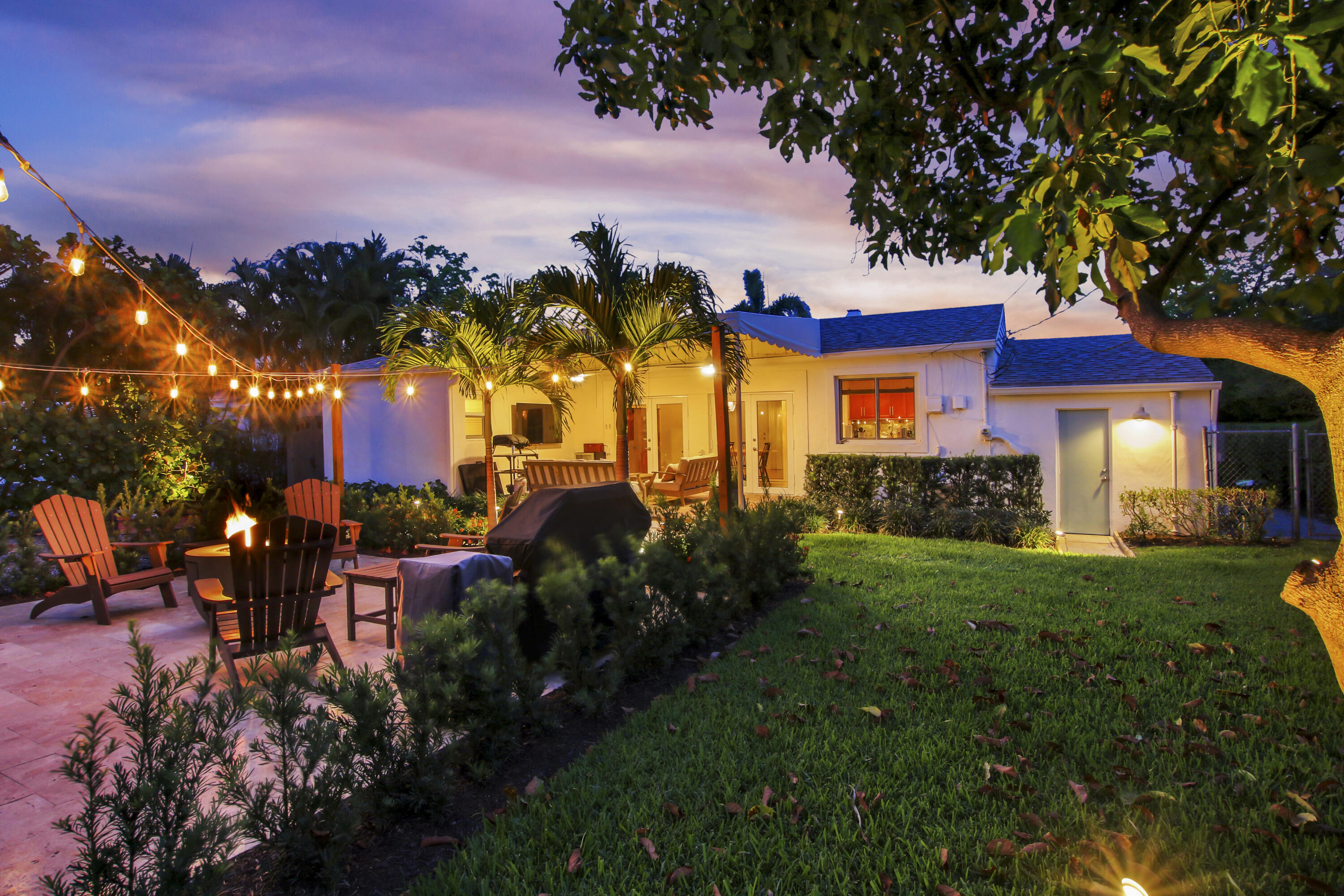 361 Colonial Road West Palm Beach, FL 33405 - Photo 47 of 53 Twilight-10